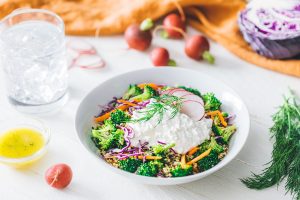 CHOPPED BROCCOLI SALAD WITH COTTAGE CHEESE AND QUINOA